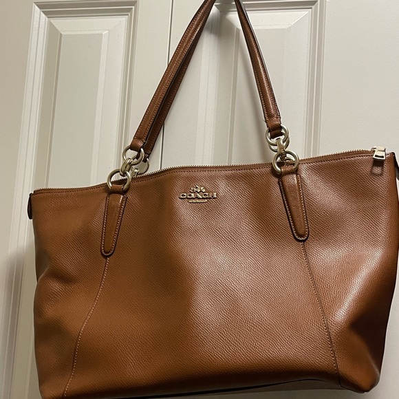 Authentic Coach Pebbled Leather Handbag - Picture 2 of 15